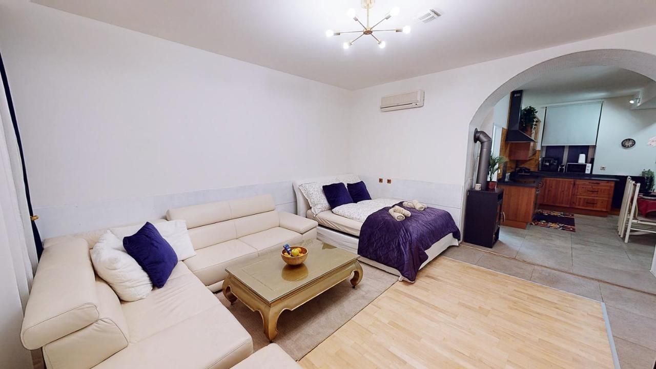 Apartment Wood Wina Bagian luar foto