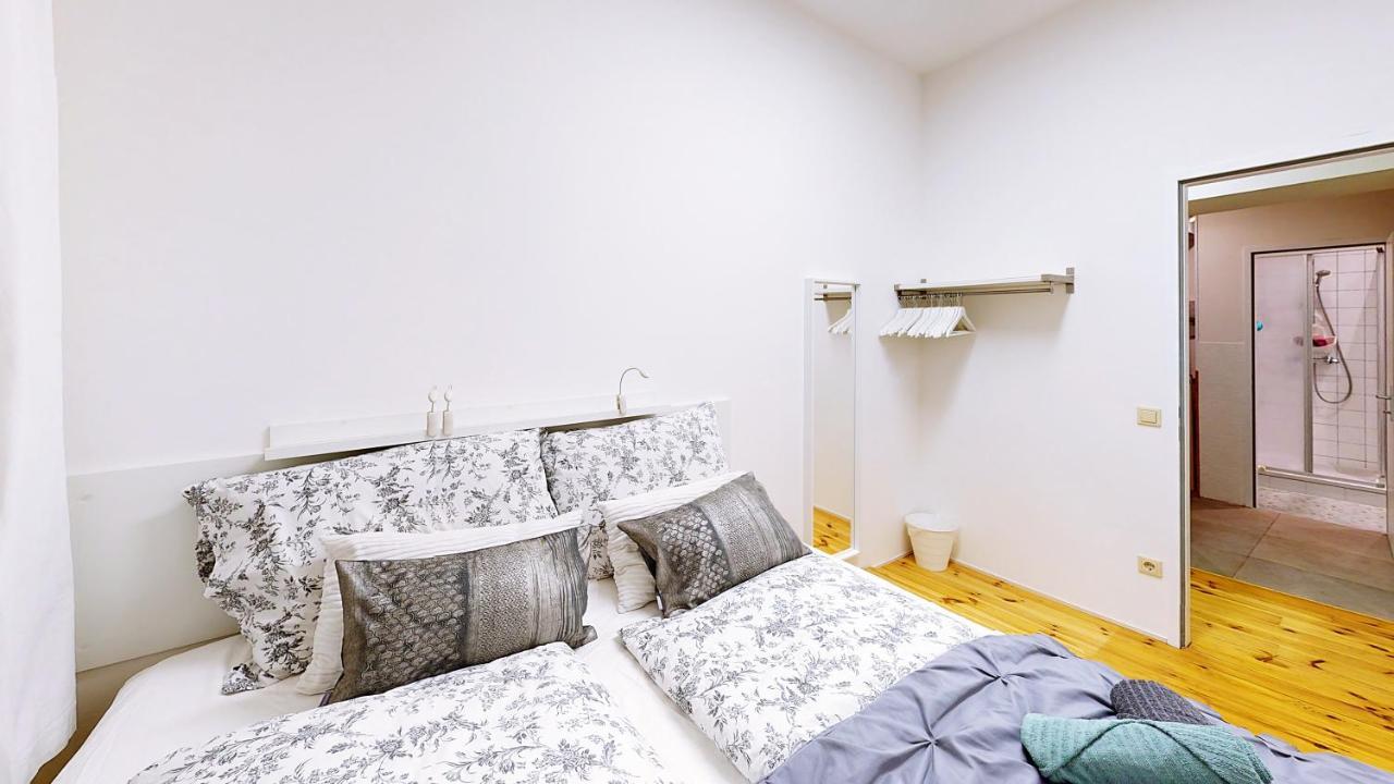 Apartment Wood Wina Bagian luar foto