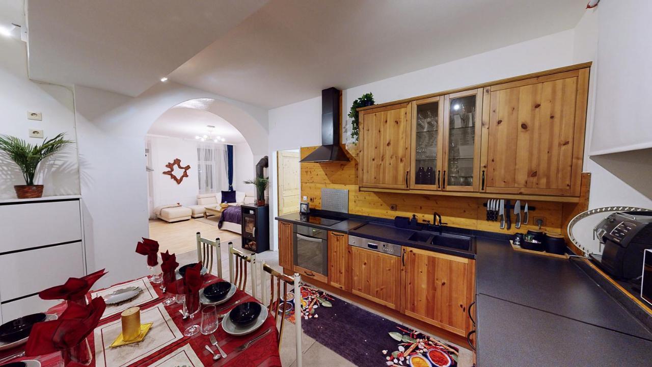 Apartment Wood Wina Bagian luar foto